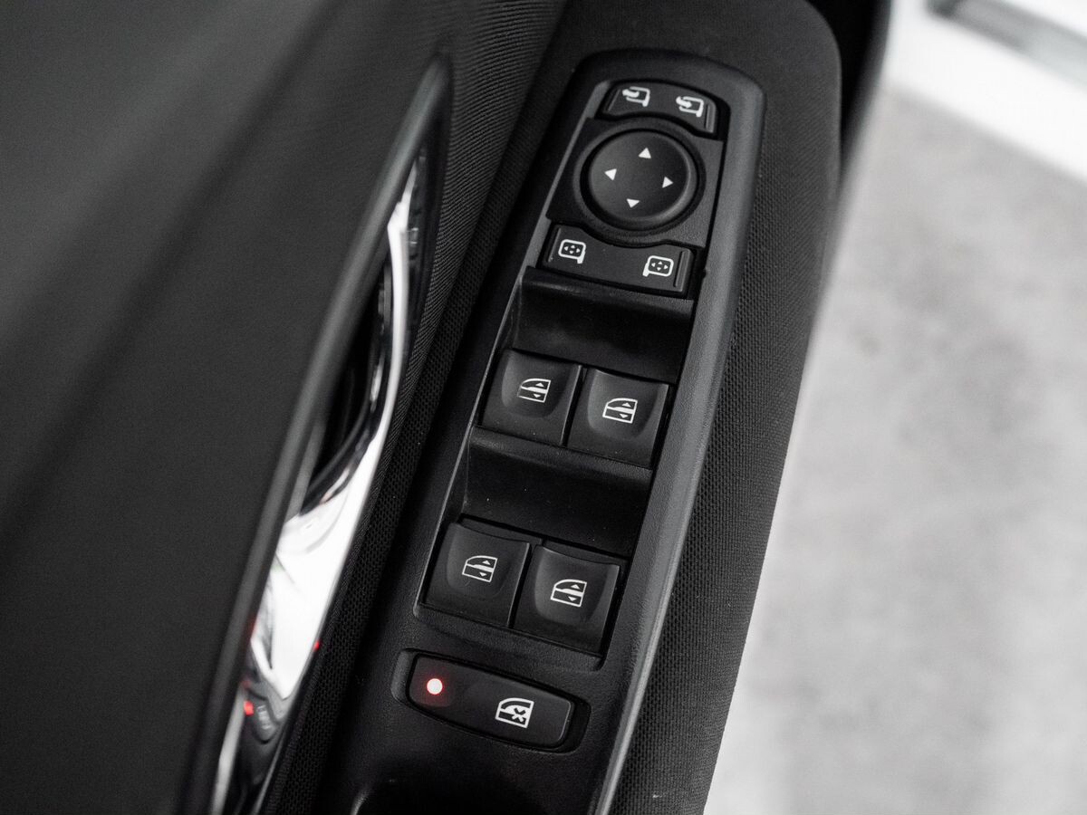Renault Fluence 2015 - фото автомобиля
