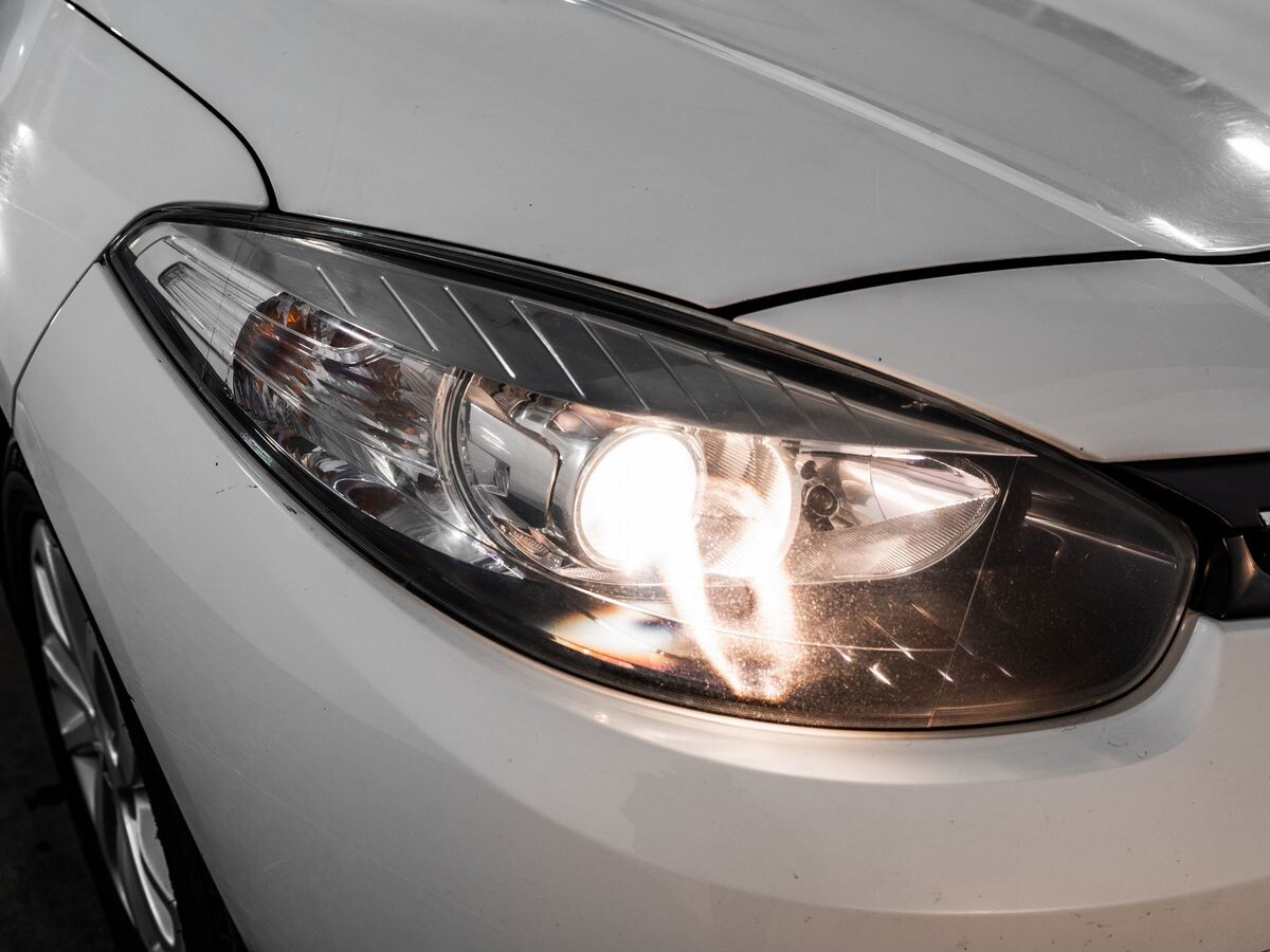 Renault Fluence 2015 - фото автомобиля