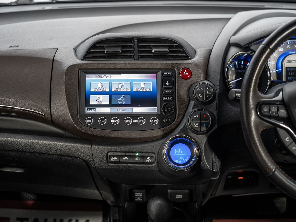 Honda Fit Shuttle 2012 - фото автомобиля