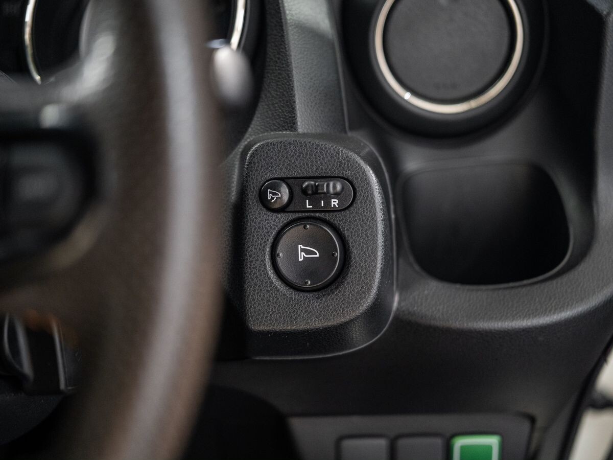 Honda Fit Shuttle 2012 - фото автомобиля