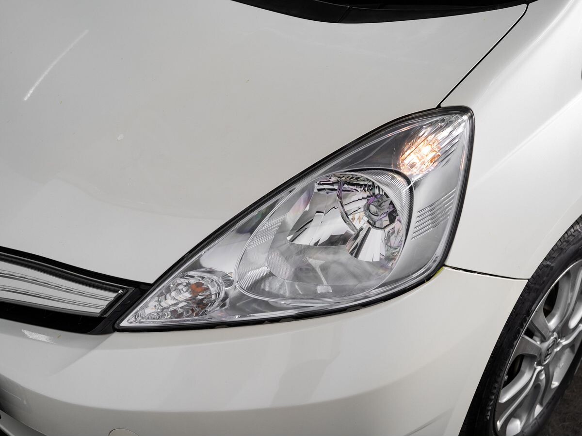 Honda Fit Shuttle 2012 - фото автомобиля