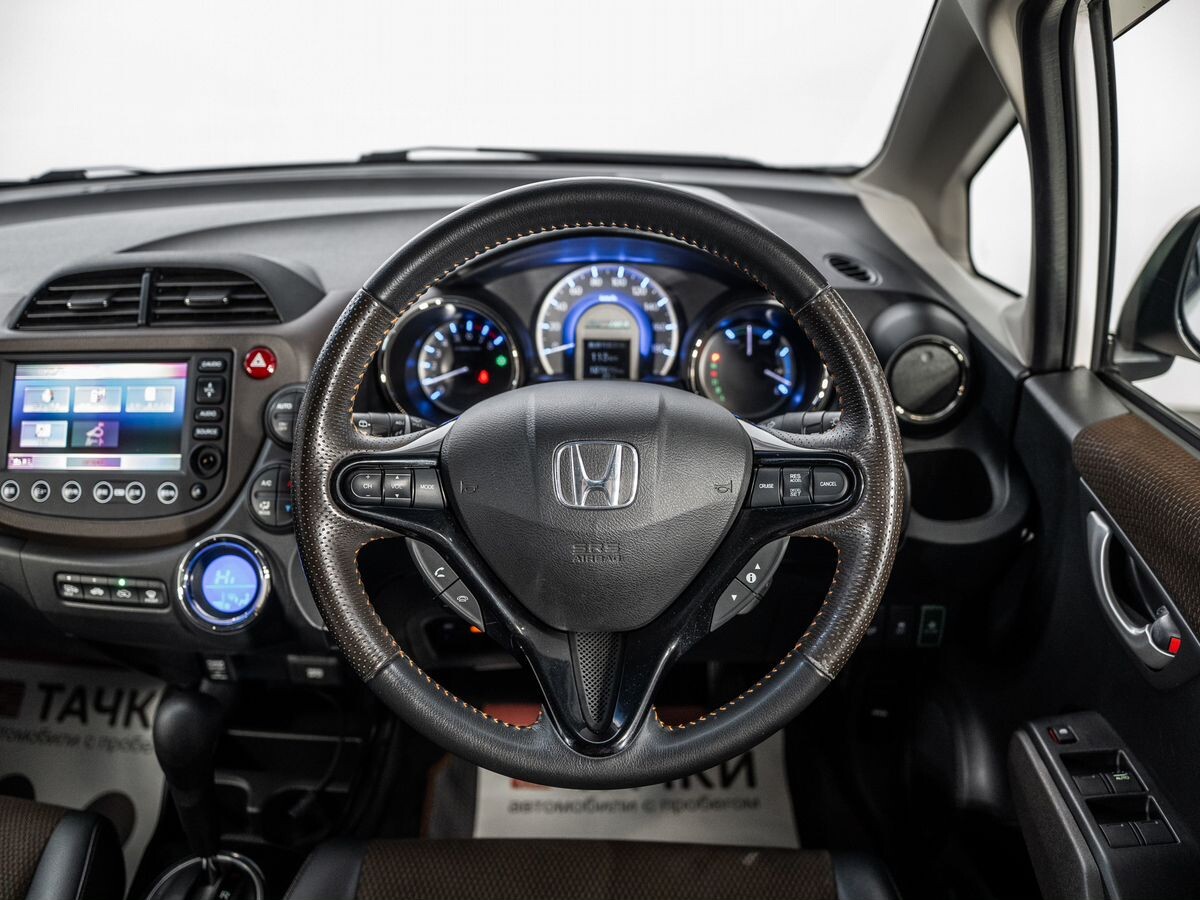 Honda Fit Shuttle 2012 - фото автомобиля