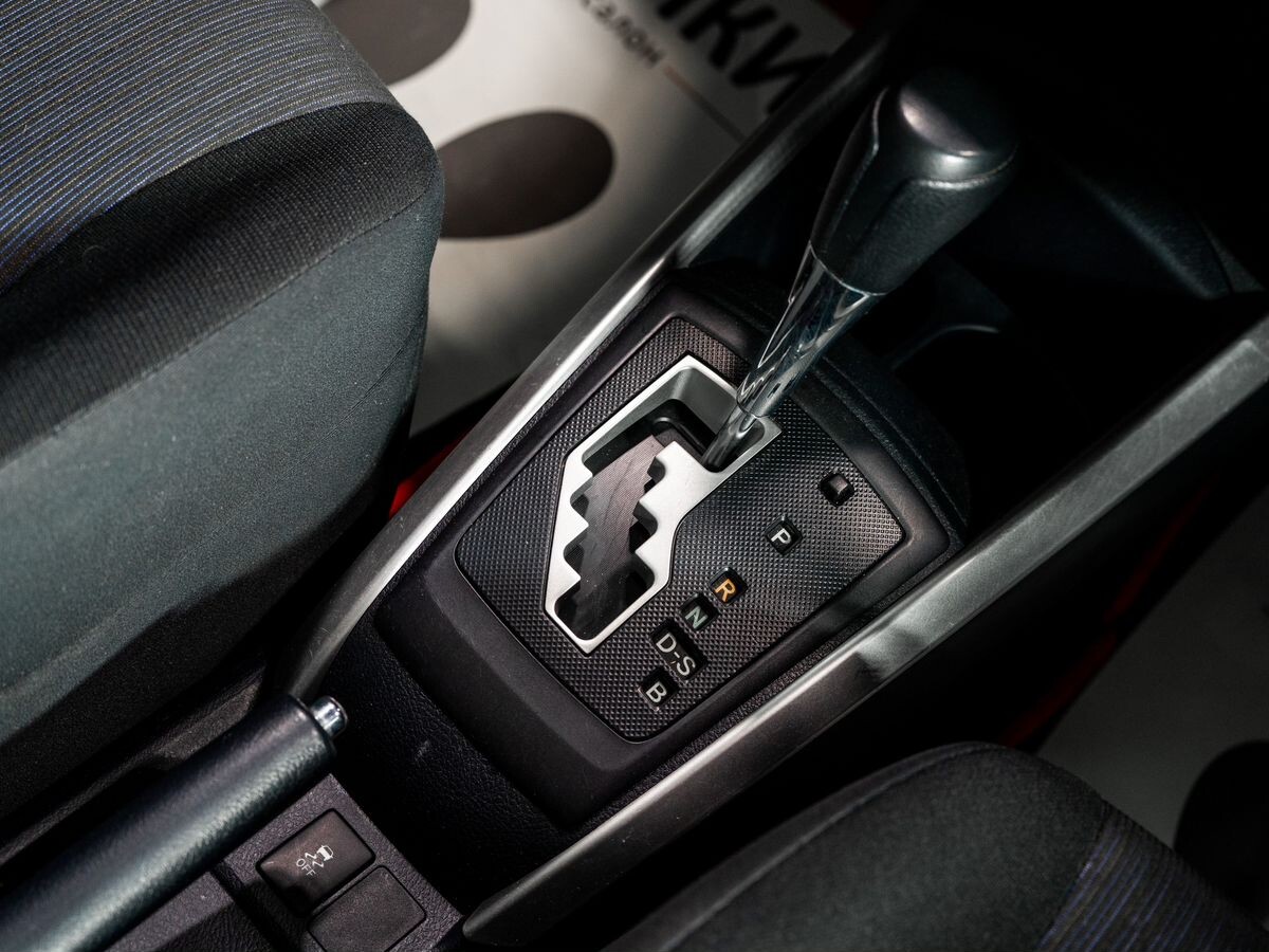 Toyota Corolla Fielder 2012 - фото автомобиля