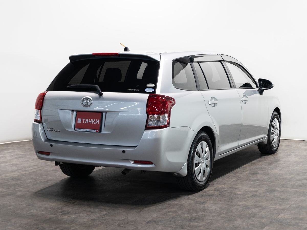 Toyota Corolla Fielder 2012 - фото автомобиля
