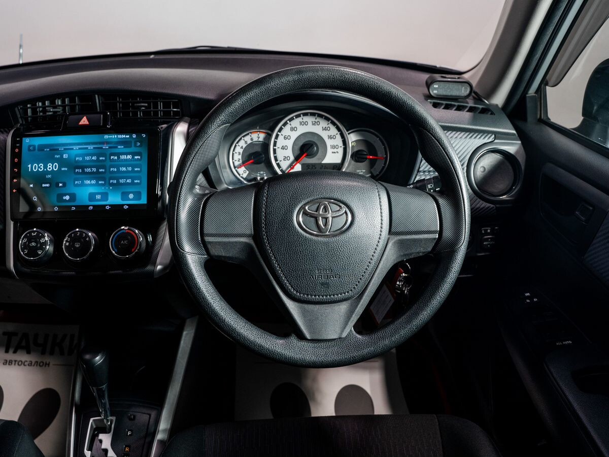 Toyota Corolla Fielder 2012 - фото автомобиля