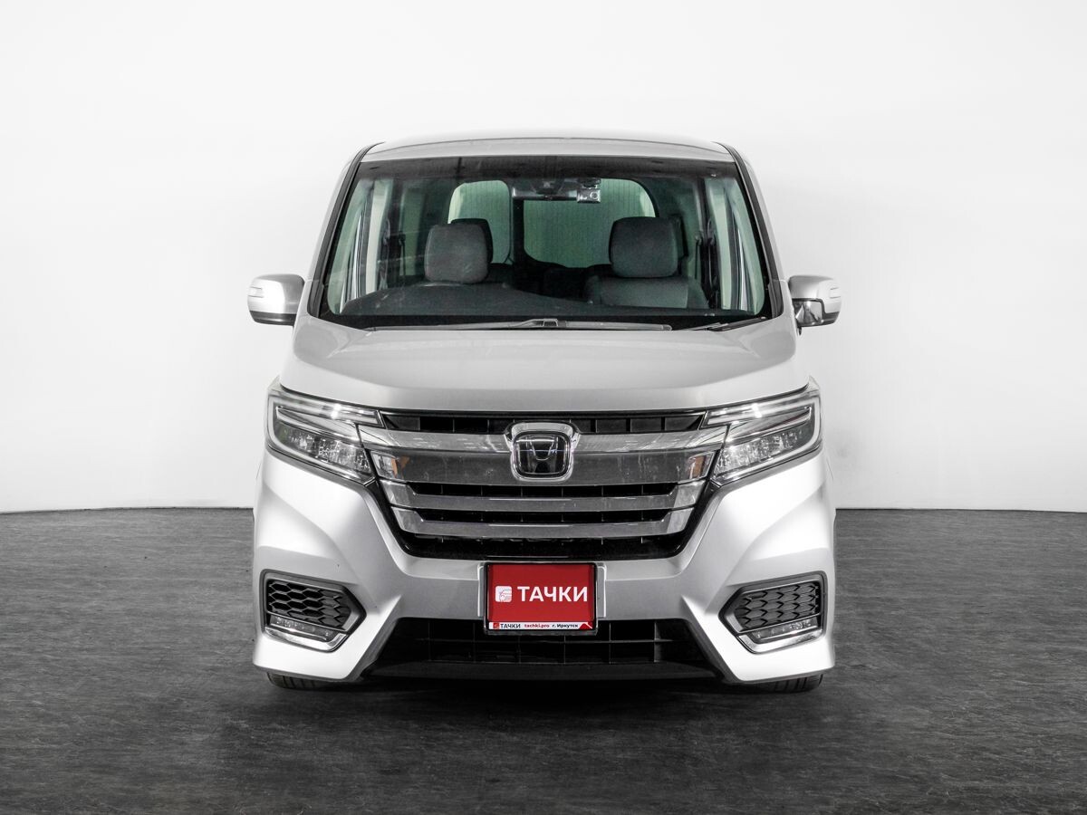Honda Stepwgn 2018 - фото автомобиля