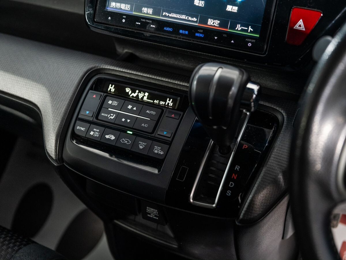 Honda Stepwgn 2018 - фото автомобиля