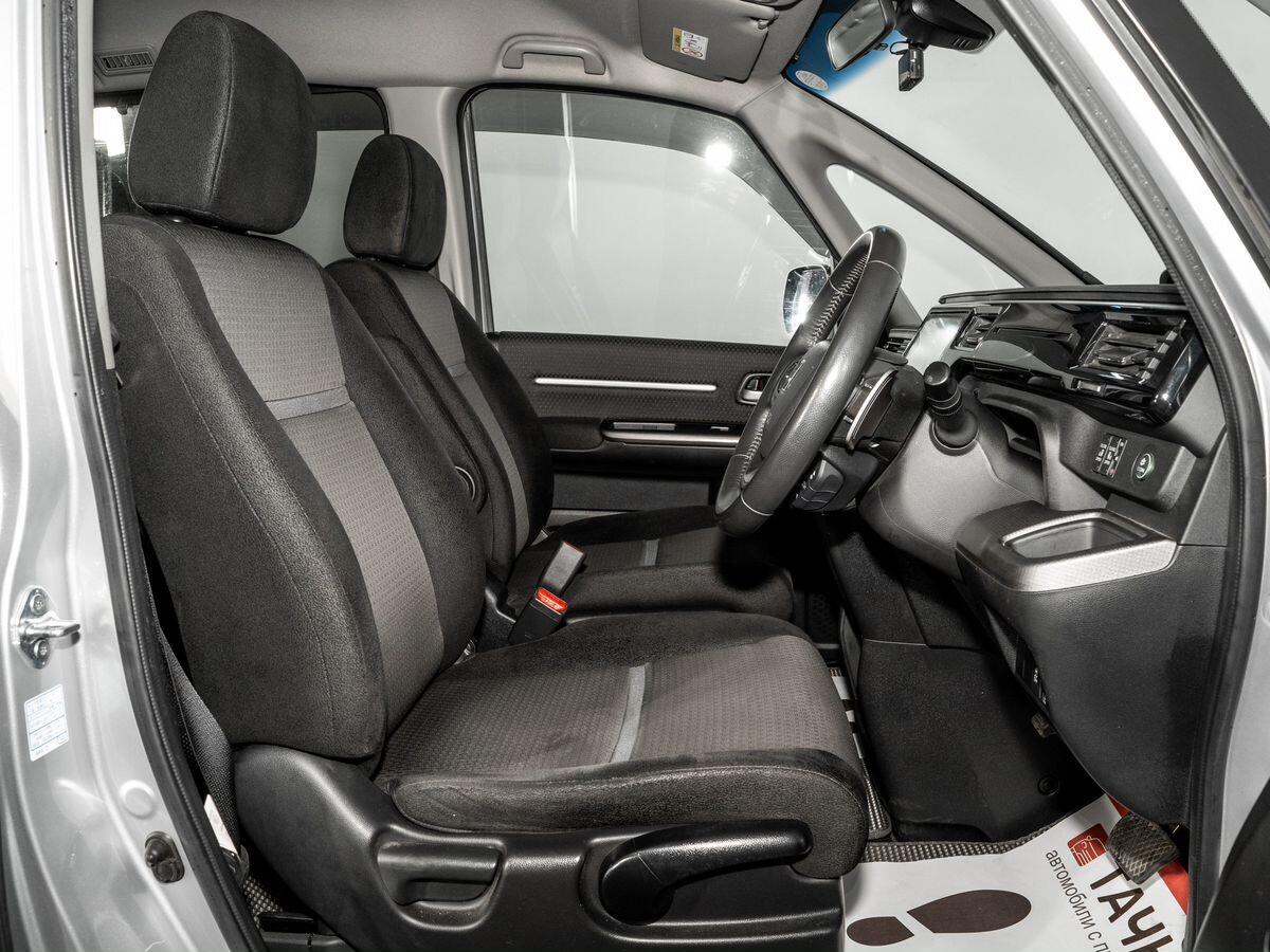 Honda Stepwgn 2018 - фото автомобиля