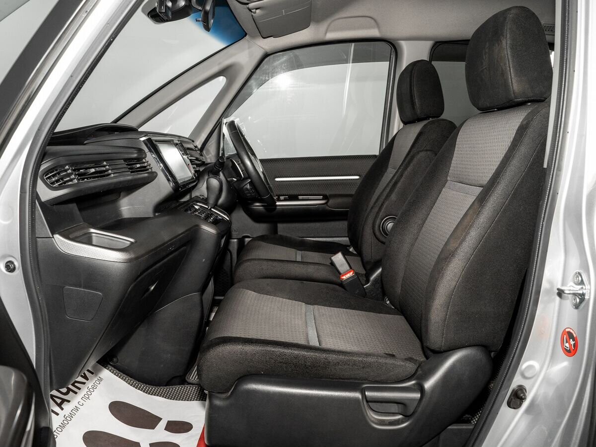 Honda Stepwgn 2018 - фото автомобиля
