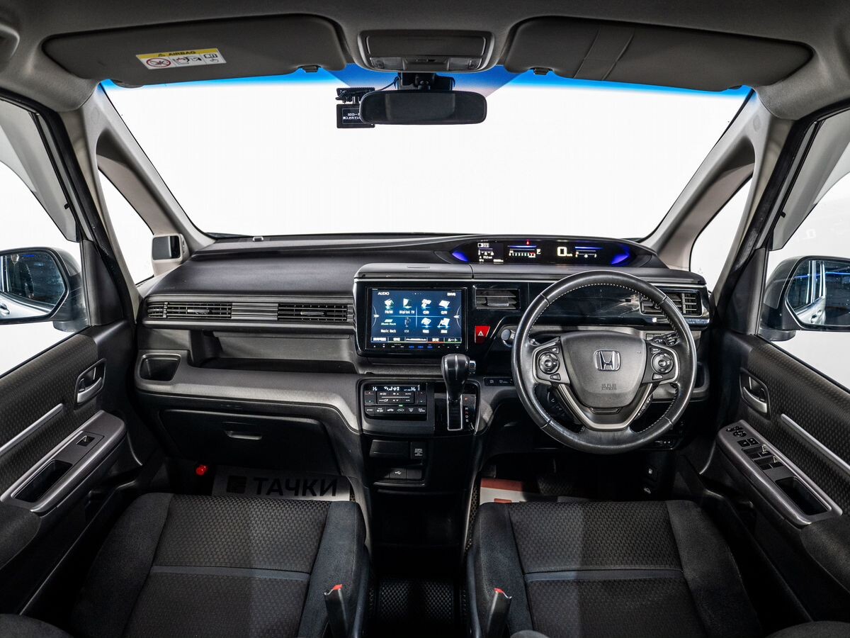 Honda Stepwgn 2018 - фото автомобиля