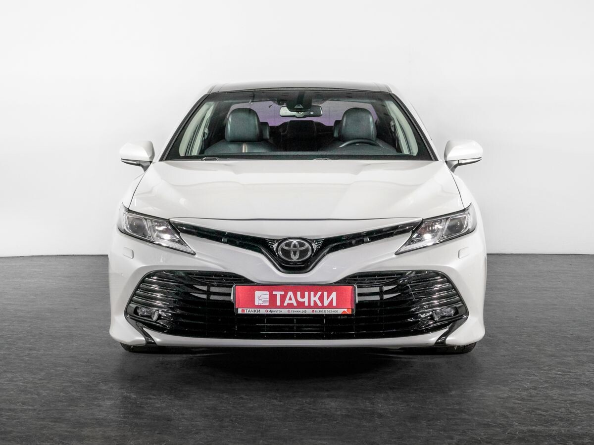 Toyota Camry 2019 - фото автомобиля