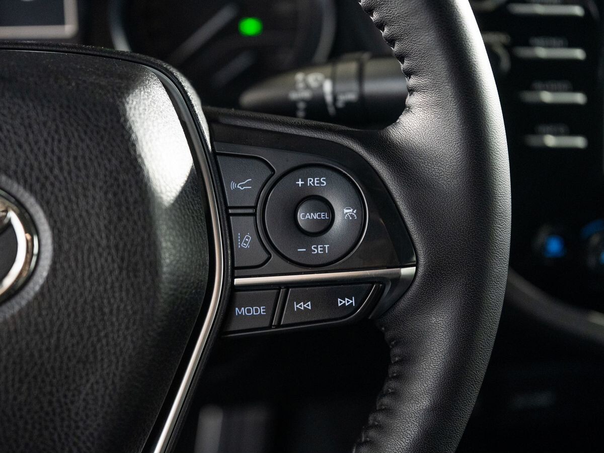Toyota Camry 2019 - фото автомобиля