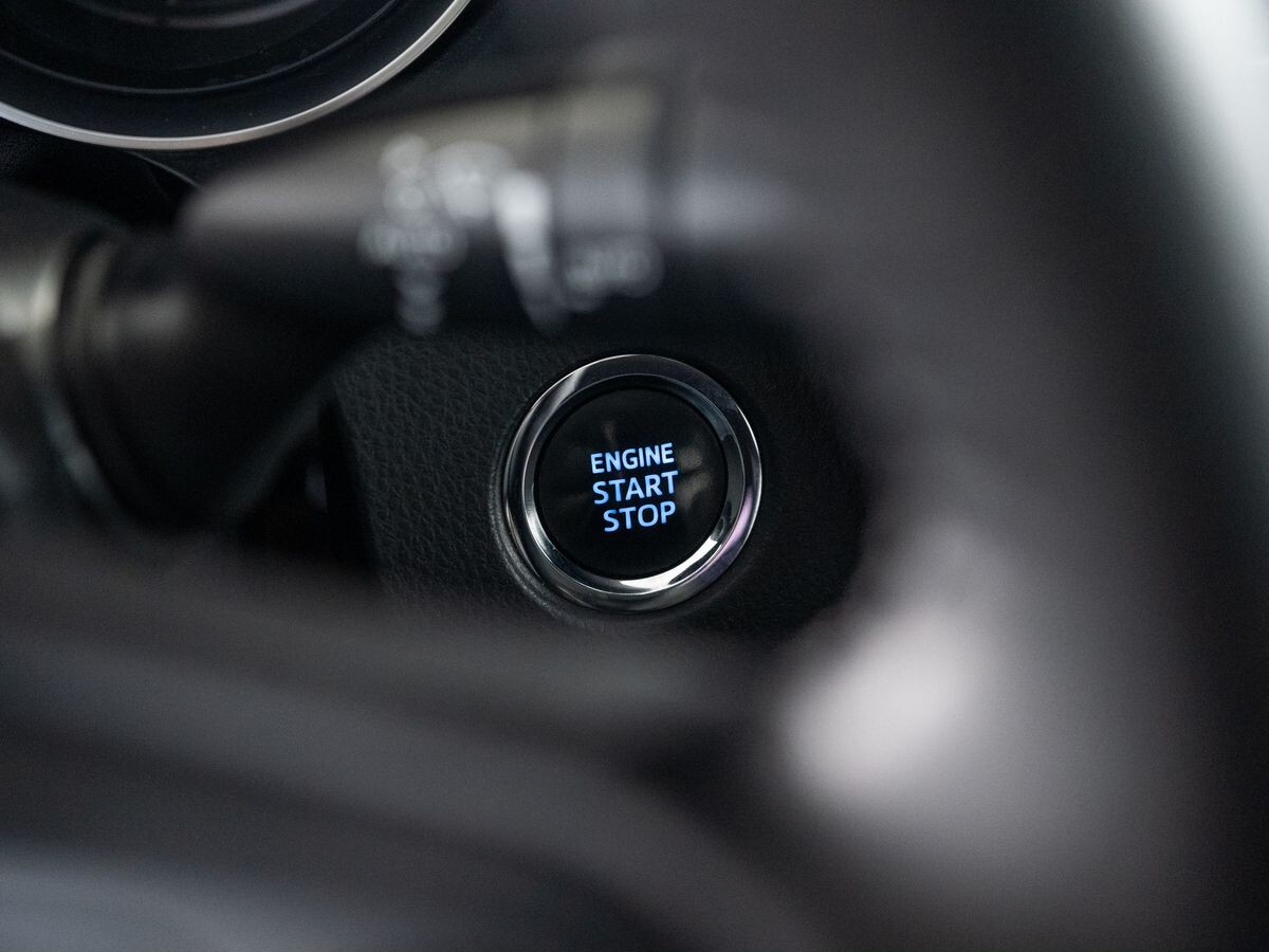 Toyota Camry 2019 - фото автомобиля