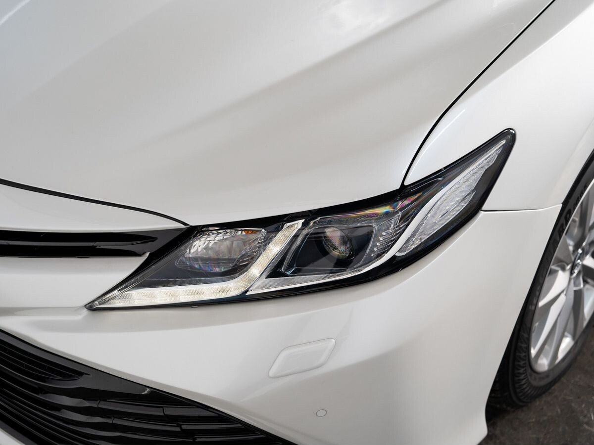 Toyota Camry 2019 - фото автомобиля