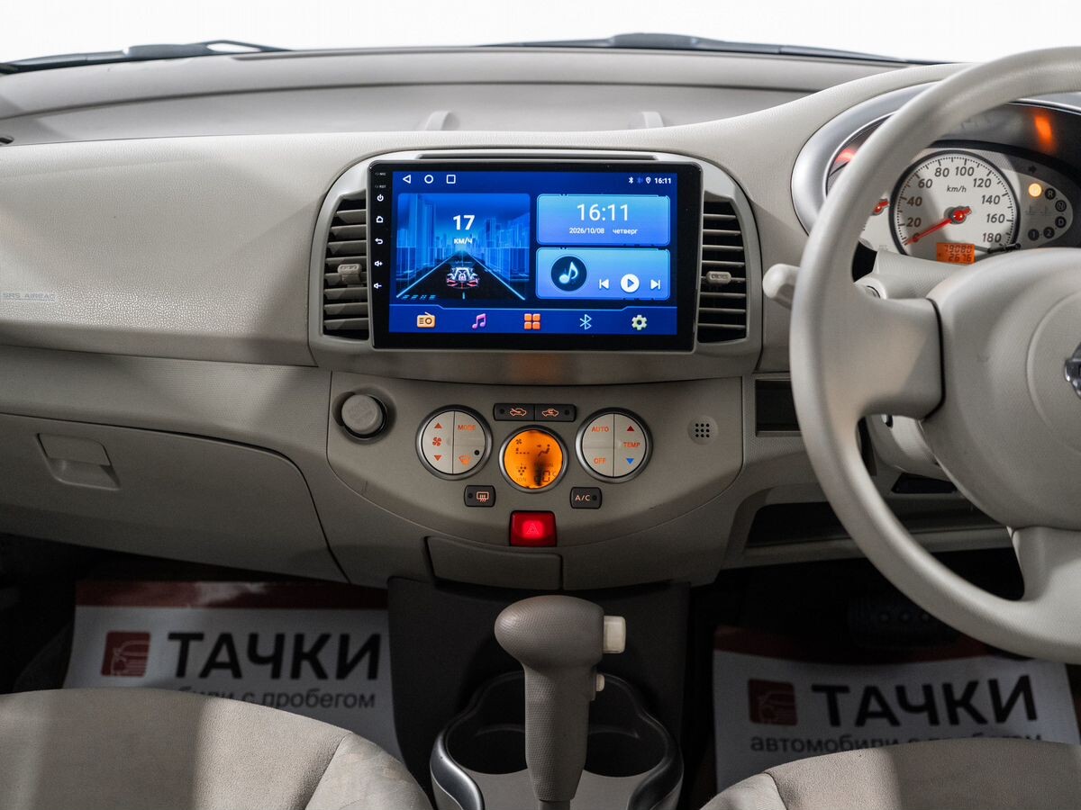 Nissan March 2010 - фото автомобиля
