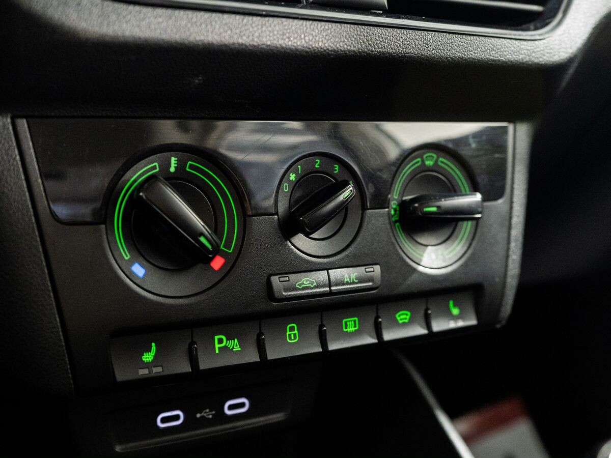 Skoda Rapid 2021 - фото автомобиля