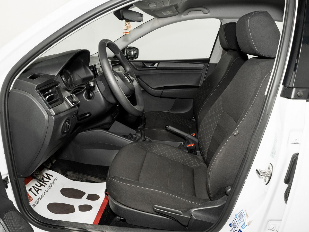 Skoda Rapid 2021 - фото автомобиля