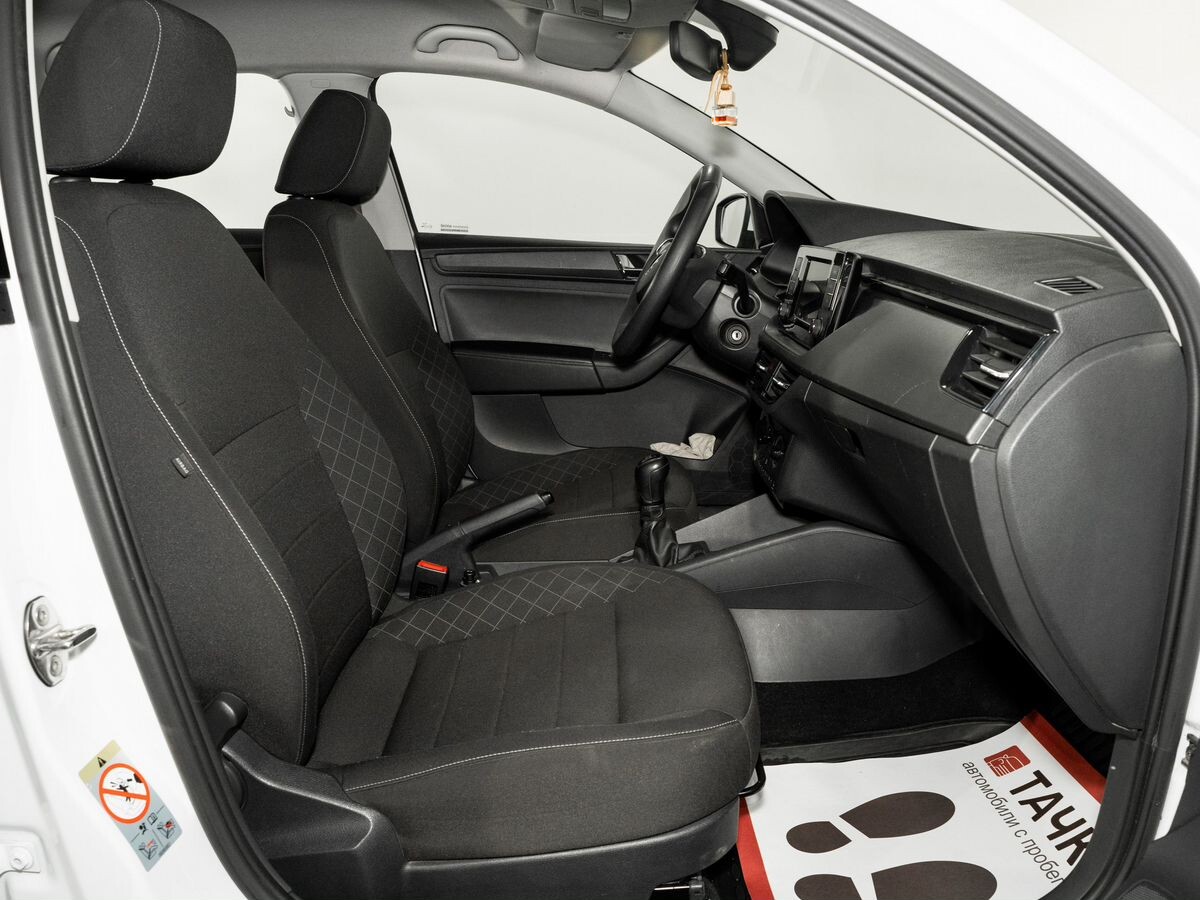 Skoda Rapid 2021 - фото автомобиля