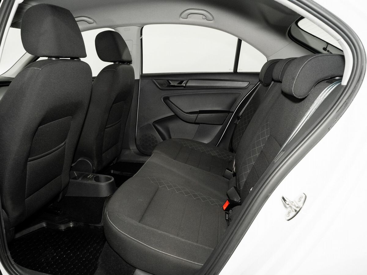 Skoda Rapid 2021 - фото автомобиля