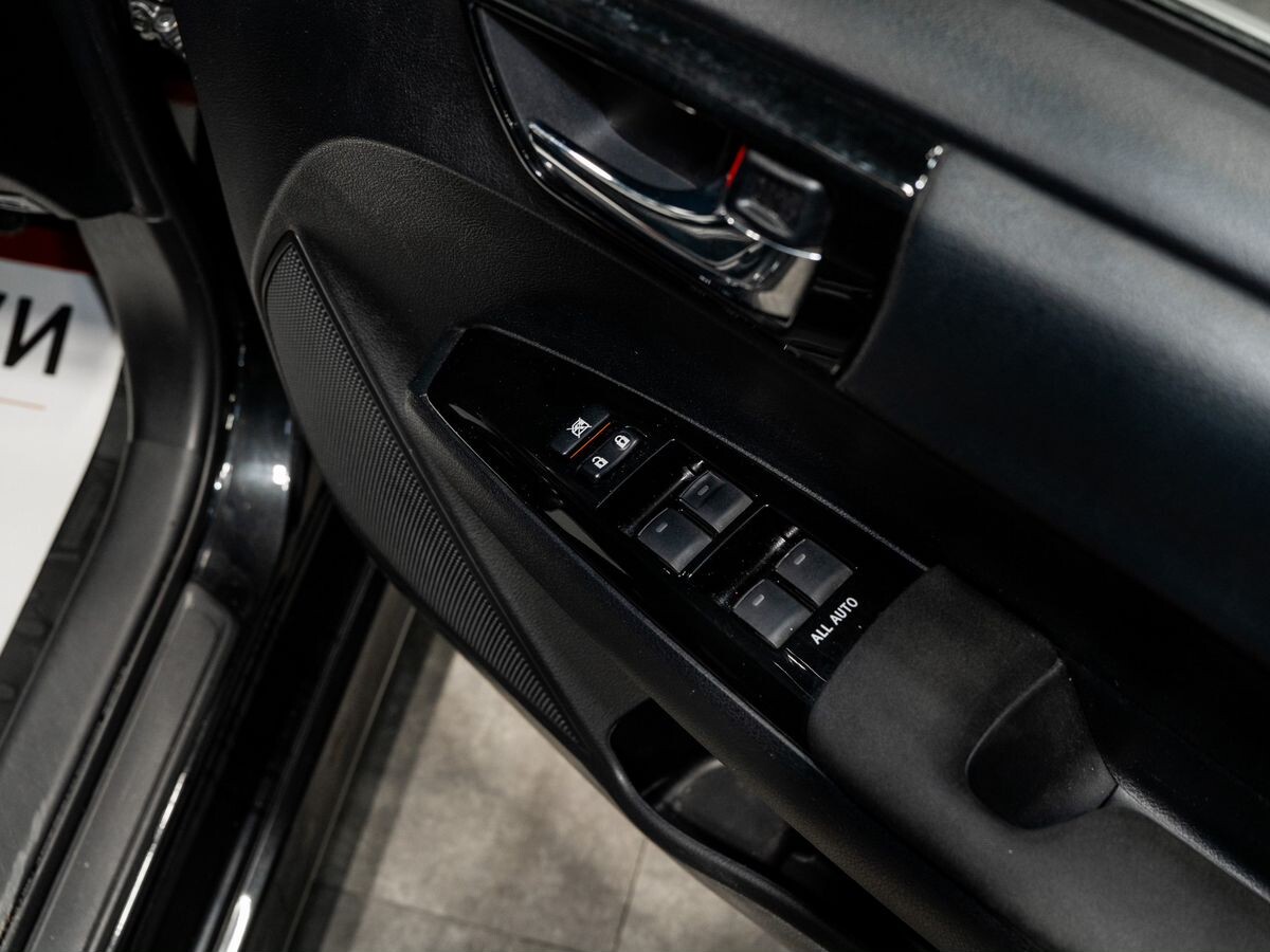 Toyota Corolla Fielder 2019 - фото автомобиля
