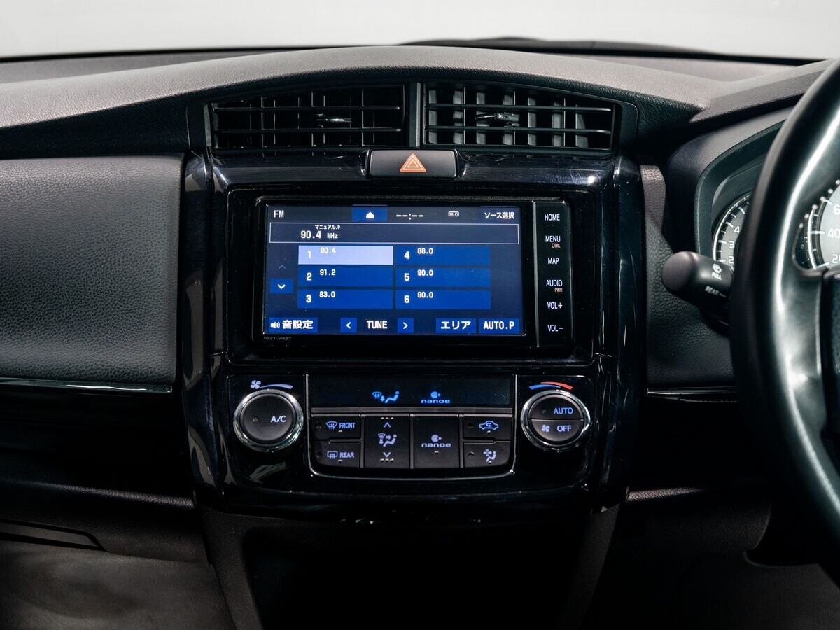 Toyota Corolla Fielder 2019 - фото автомобиля