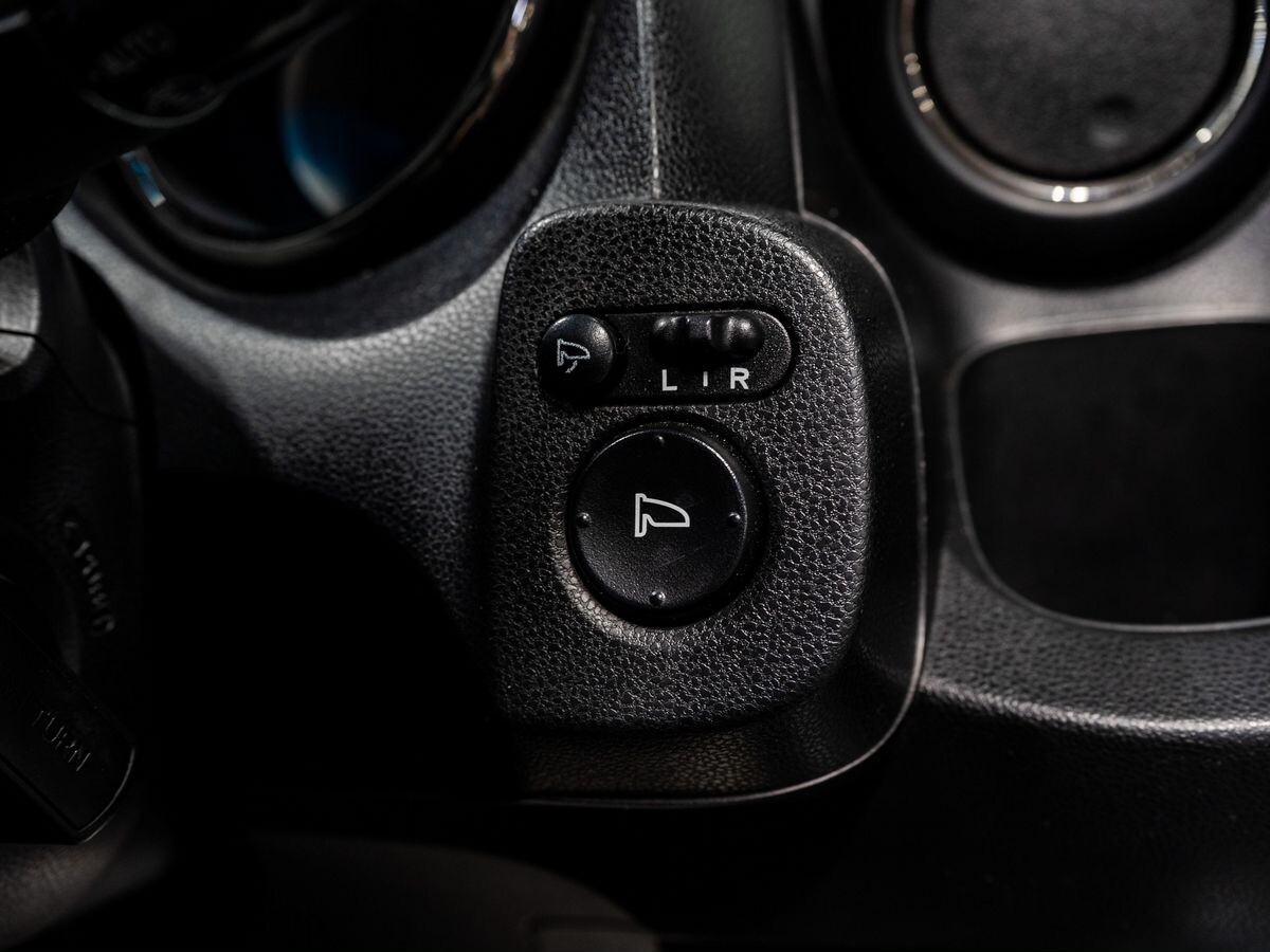 Honda Fit Shuttle 2012 - фото автомобиля