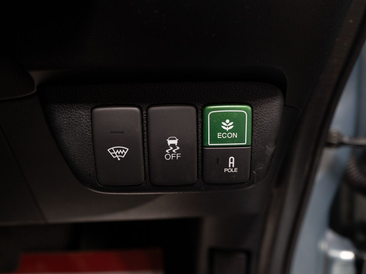 Honda Fit Shuttle 2012 - фото автомобиля