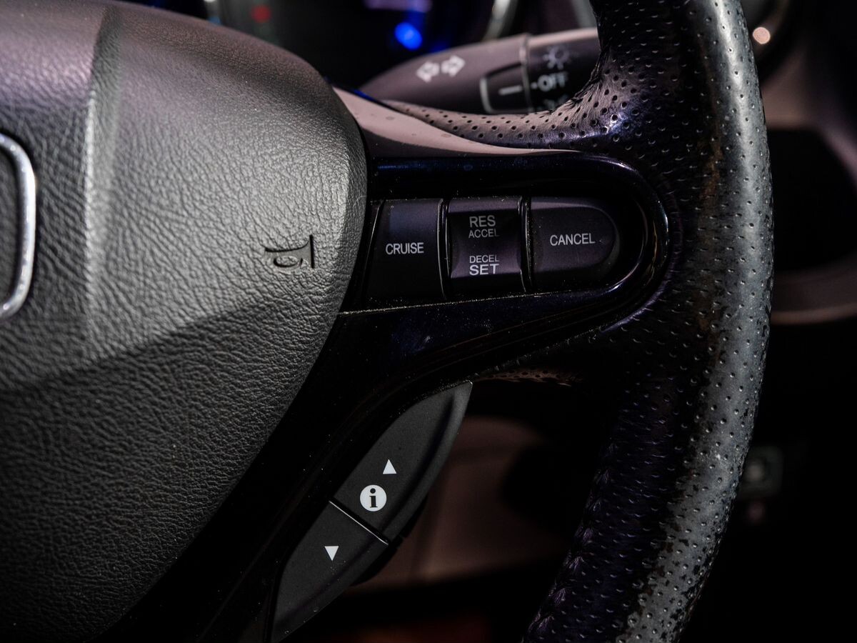 Honda Fit Shuttle 2012 - фото автомобиля