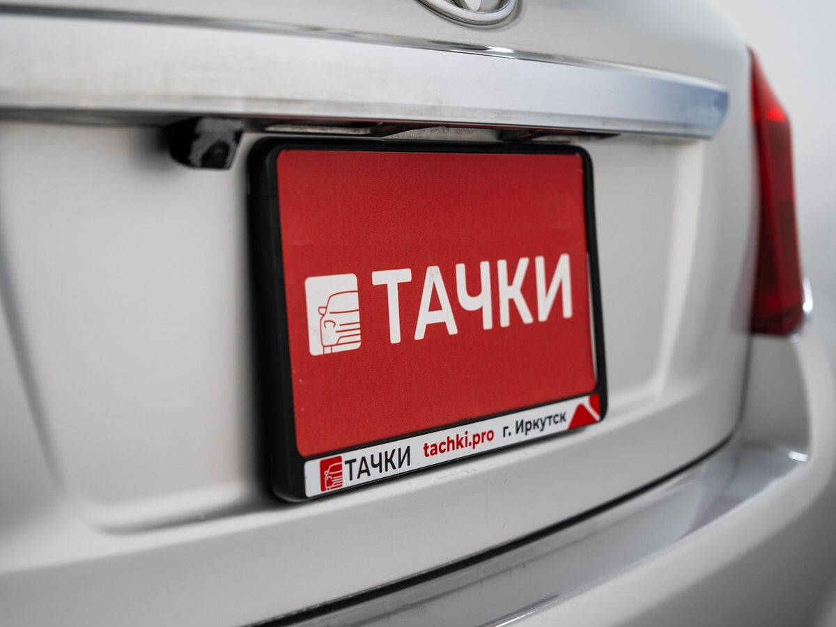 Toyota Vitz 2012 - фото автомобиля