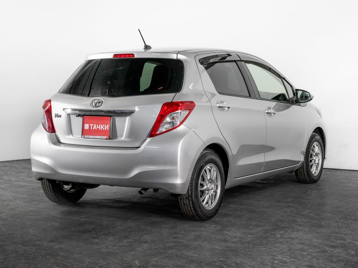 Toyota Vitz 2012 - фото автомобиля