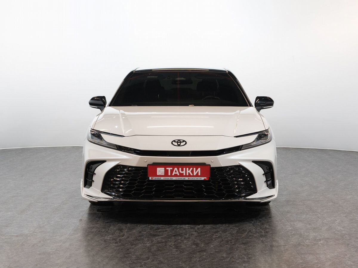 Toyota Camry 2024 - фото автомобиля