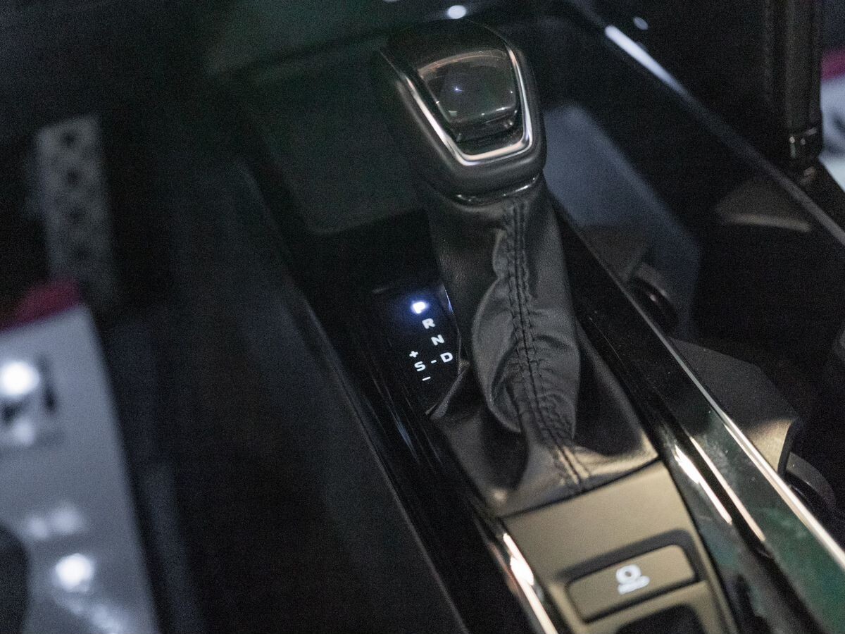 Toyota Camry 2024 - фото автомобиля