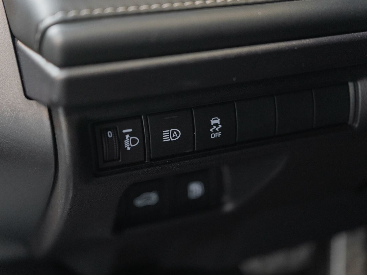 Toyota Camry 2024 - фото автомобиля