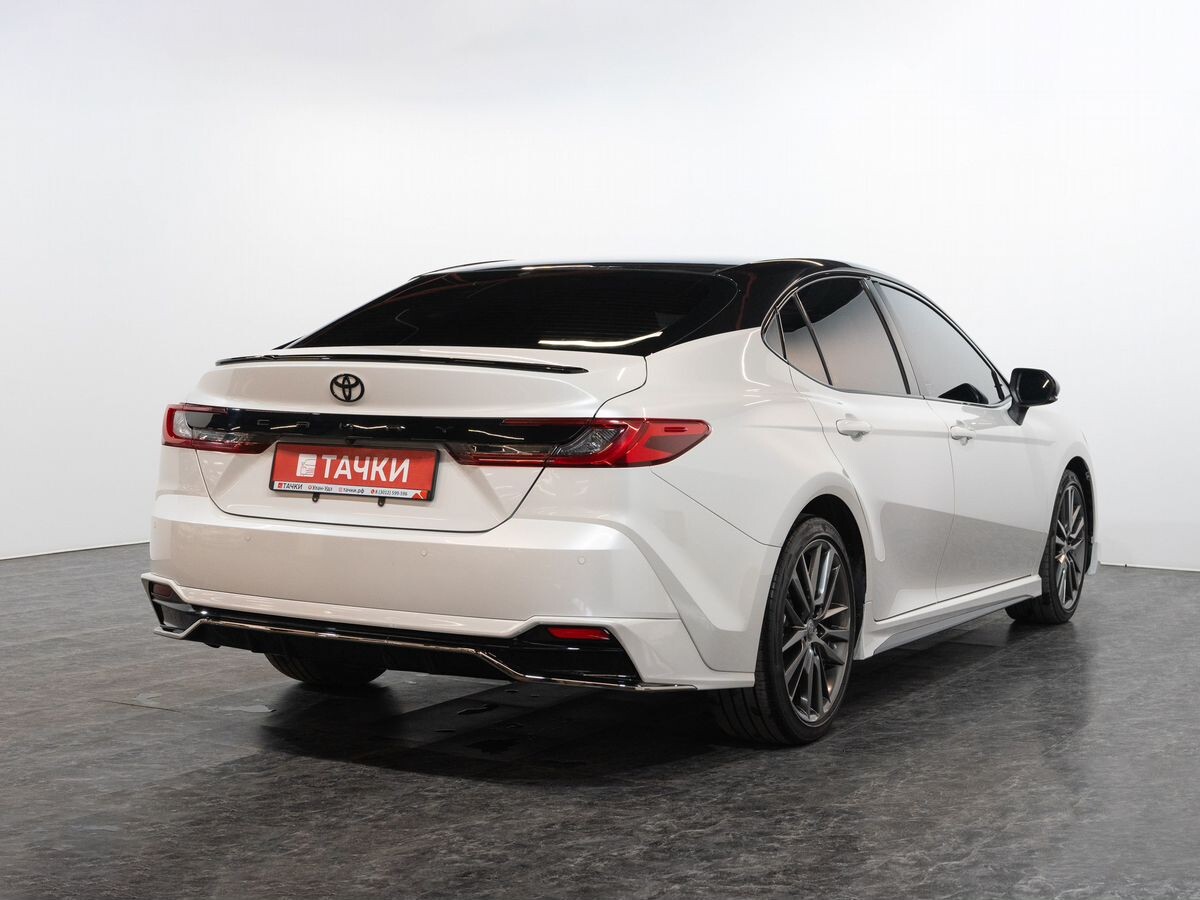 Toyota Camry 2024 - фото автомобиля