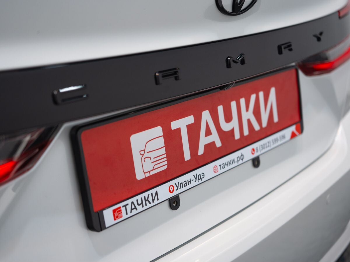 Toyota Camry 2024 - фото автомобиля