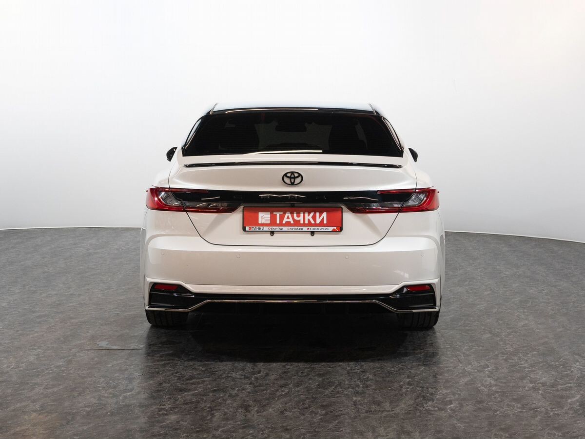Toyota Camry 2024 - фото автомобиля