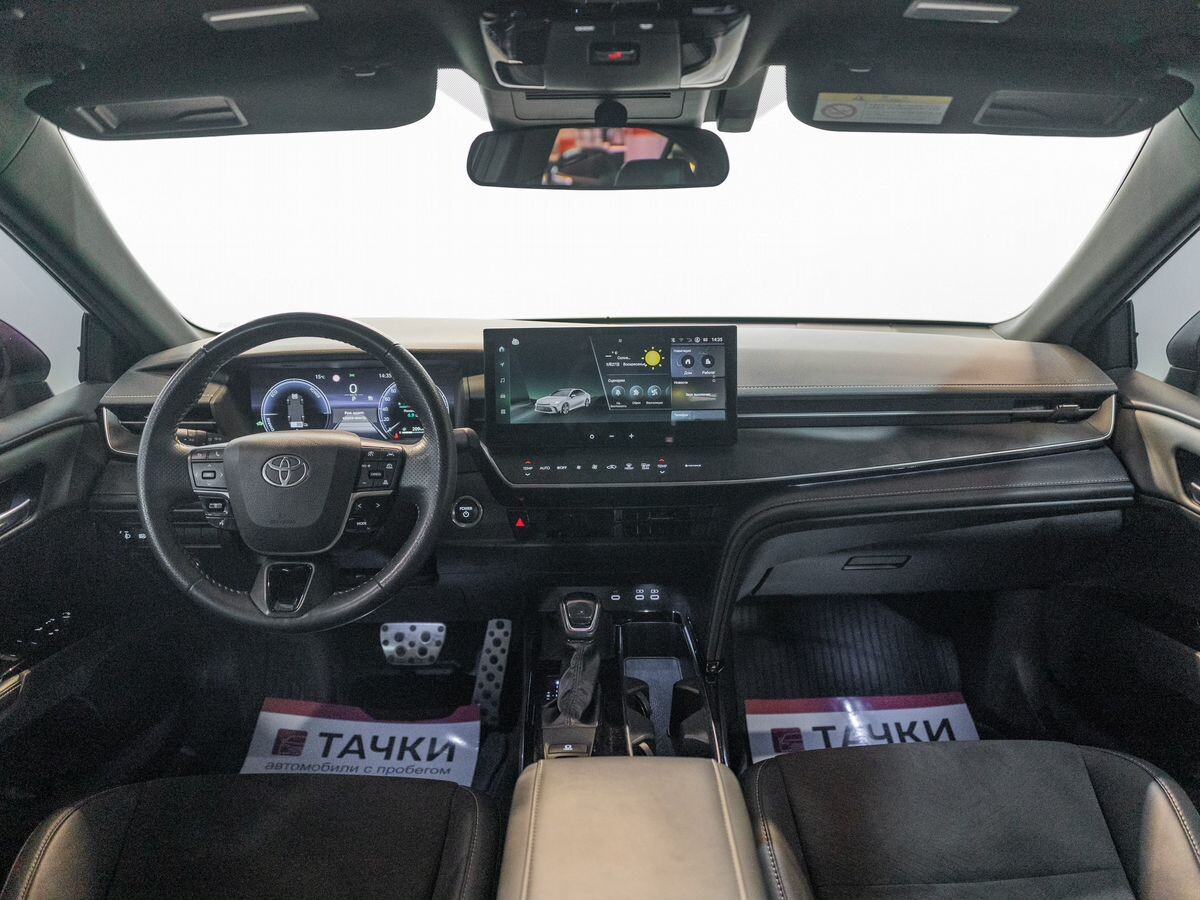 Toyota Camry 2024 - фото автомобиля