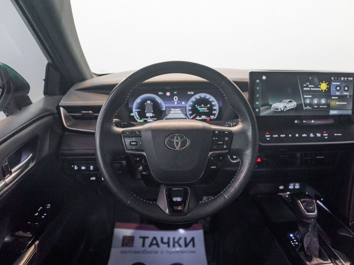 Toyota Camry 2024 - фото автомобиля