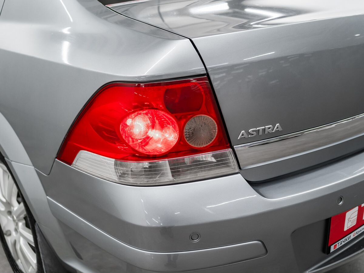Opel Astra 2013 - фото автомобиля