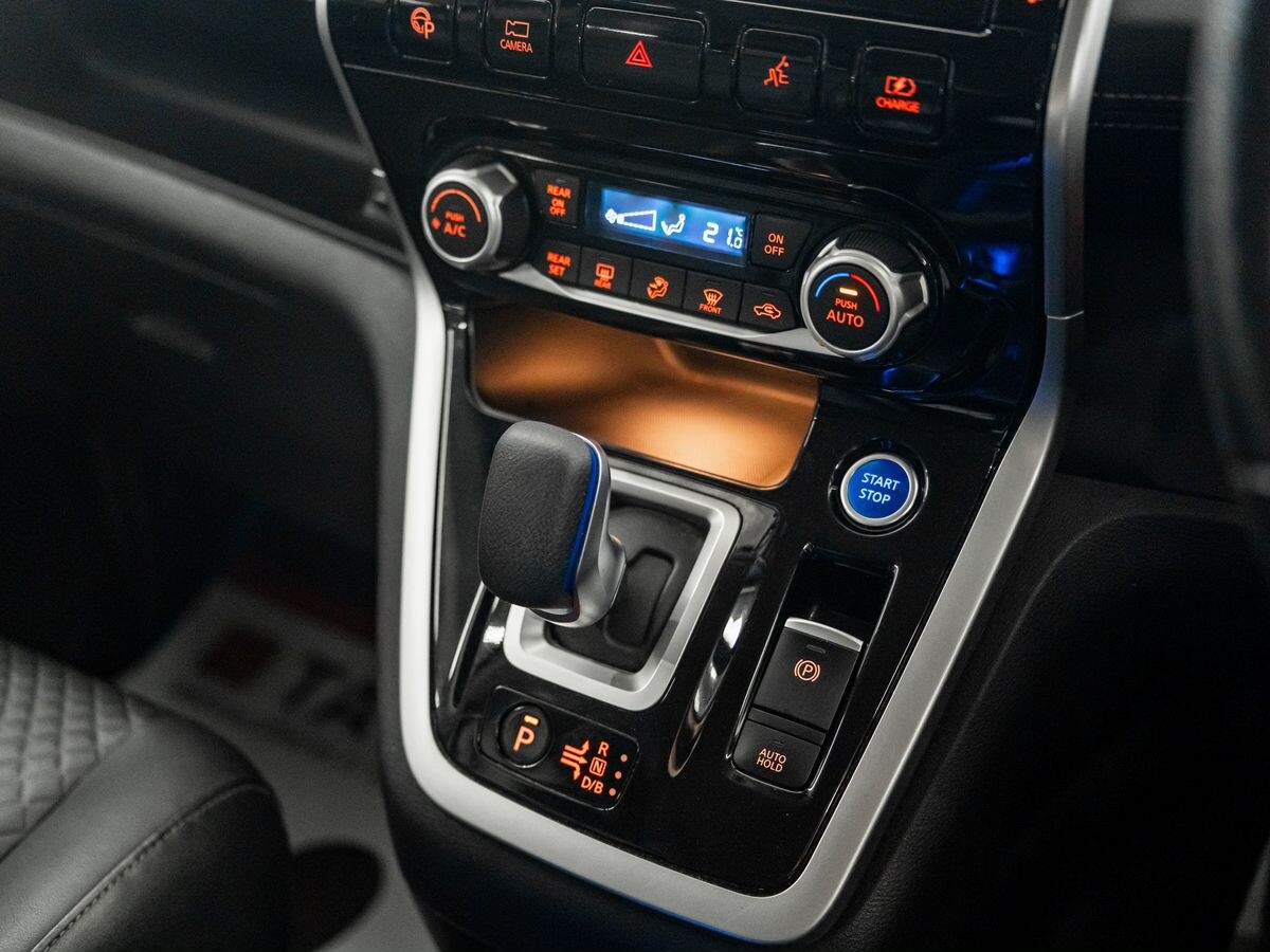 Nissan Serena 2019 - фото автомобиля