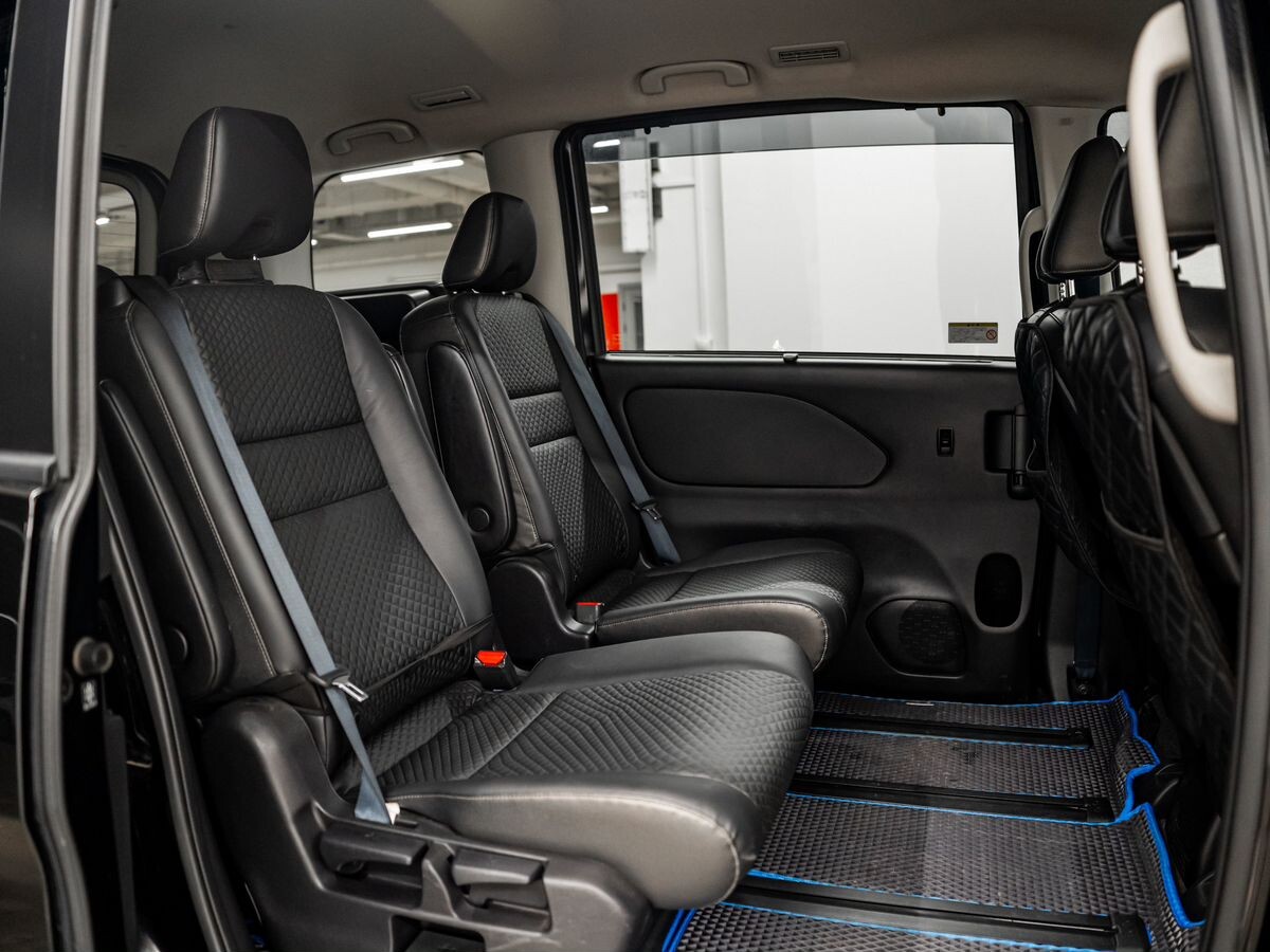 Nissan Serena 2019 - фото автомобиля