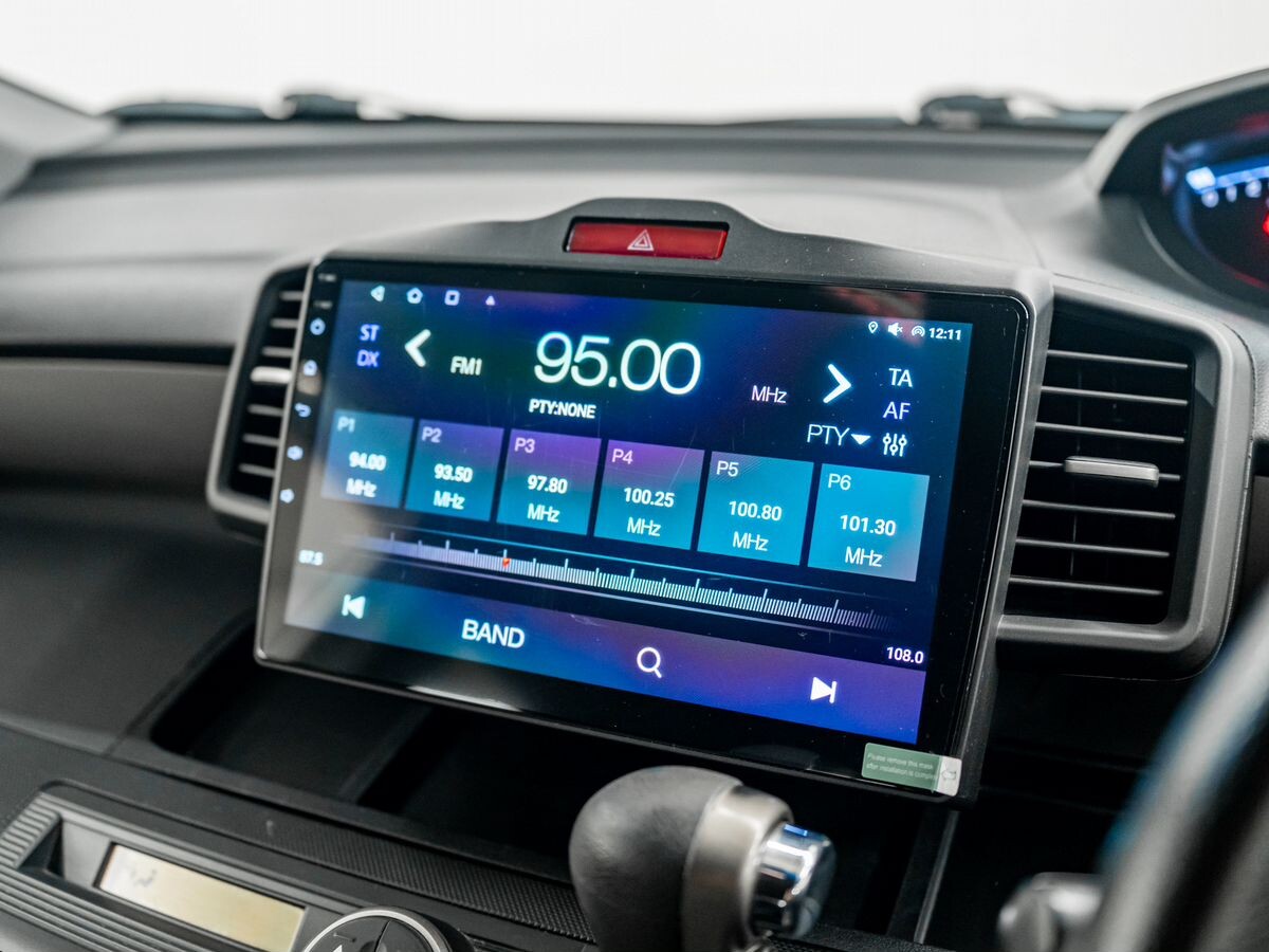 Honda Freed Spike 2012 - фото автомобиля