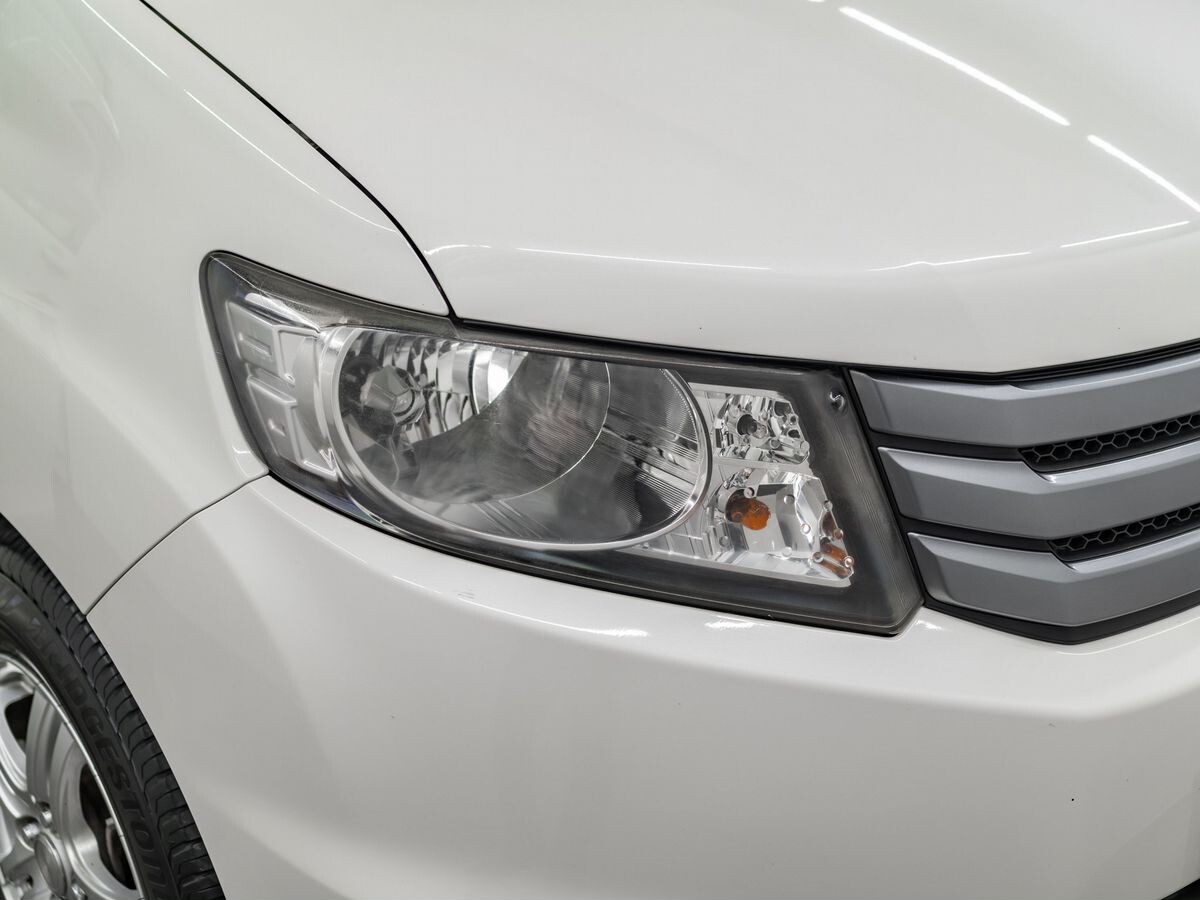 Honda Freed Spike 2012 - фото автомобиля