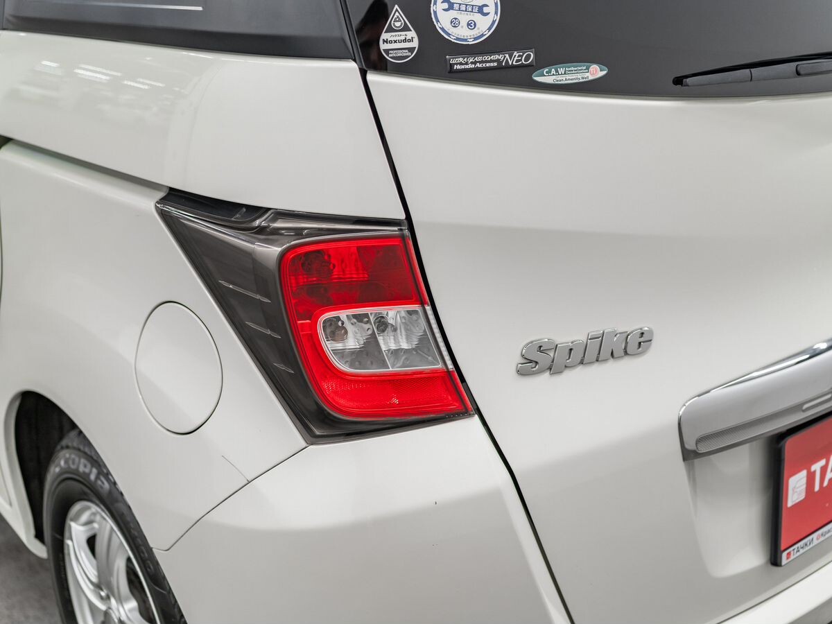 Honda Freed Spike 2012 - фото автомобиля