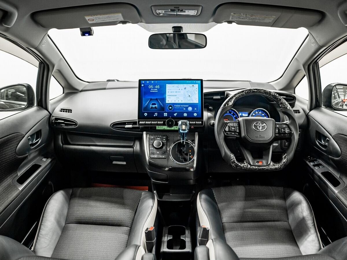 Toyota Wish 2013 - фото автомобиля