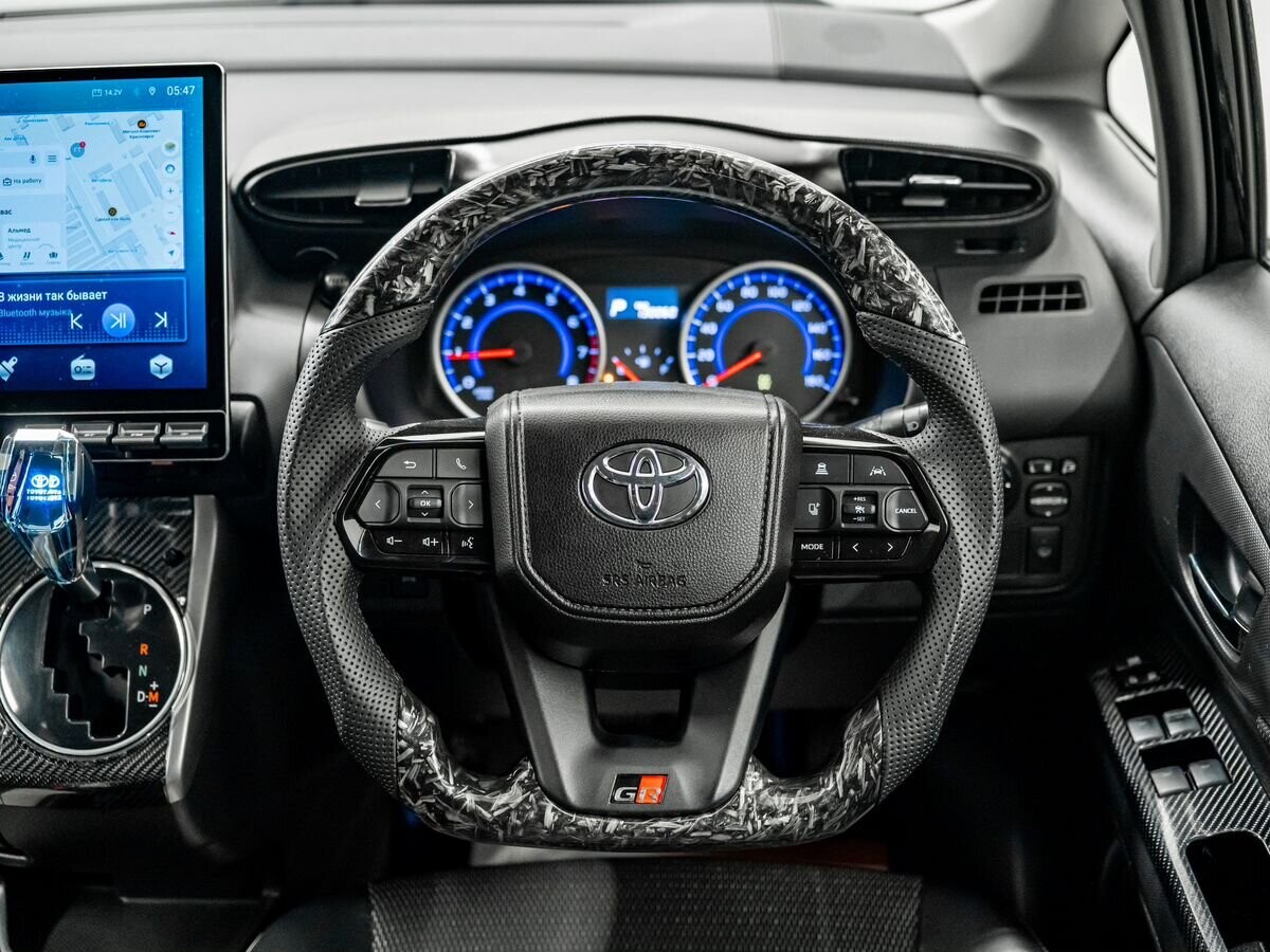Toyota Wish 2013 - фото автомобиля