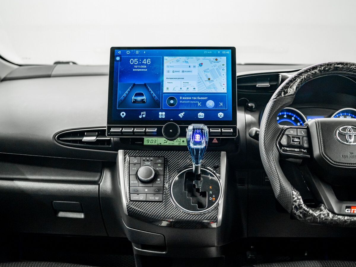Toyota Wish 2013 - фото автомобиля