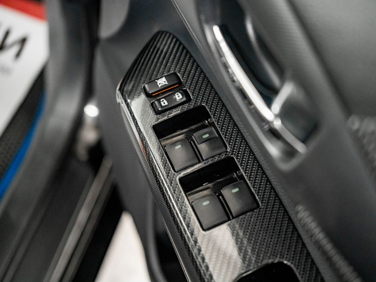 Toyota Wish 2013 - фото автомобиля