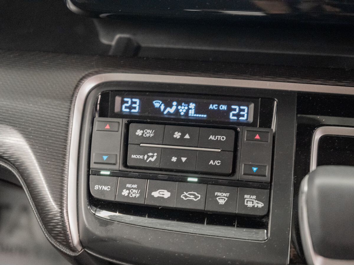 Honda Stepwgn 2017 - фото автомобиля