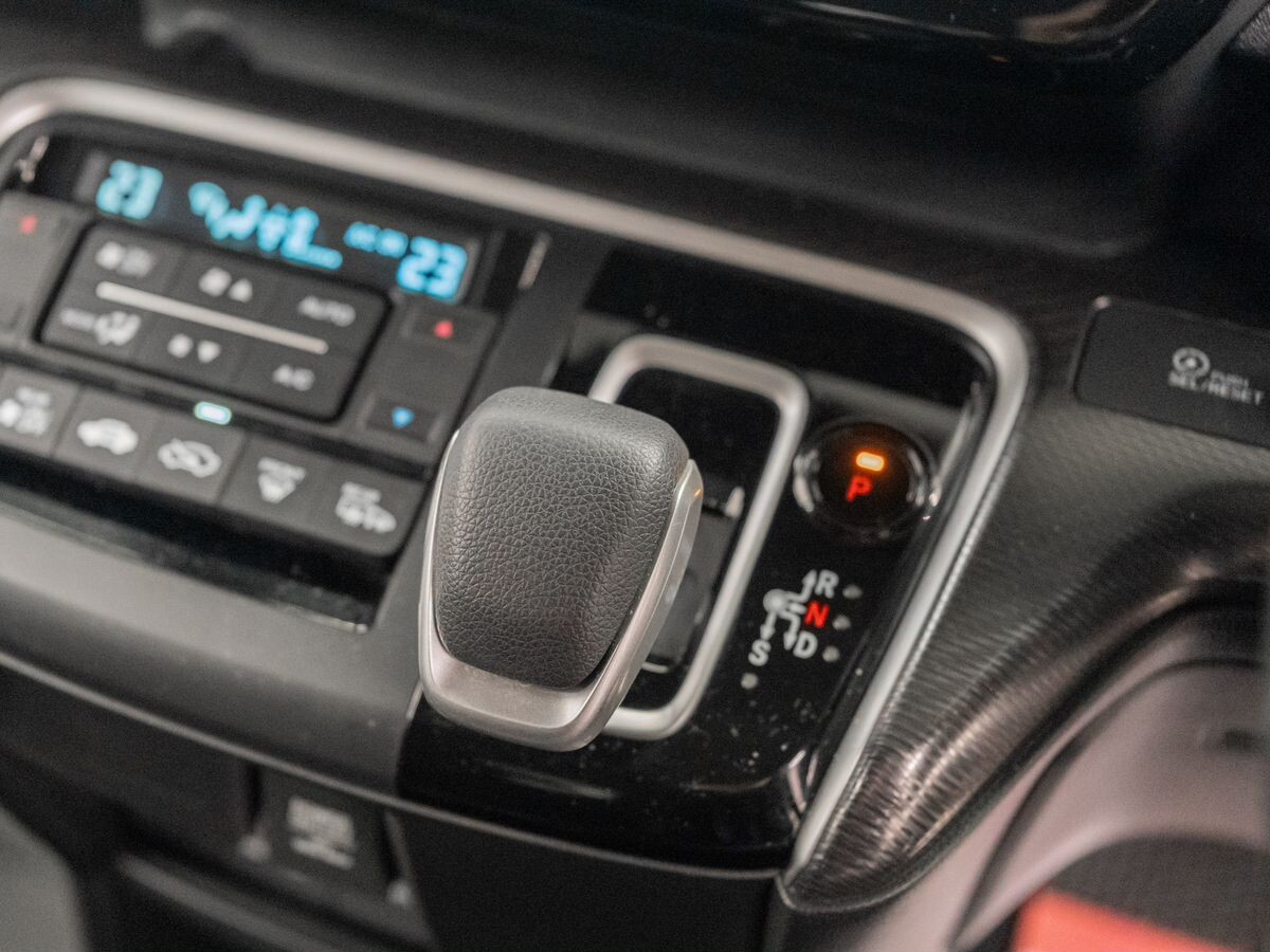 Honda Stepwgn 2017 - фото автомобиля